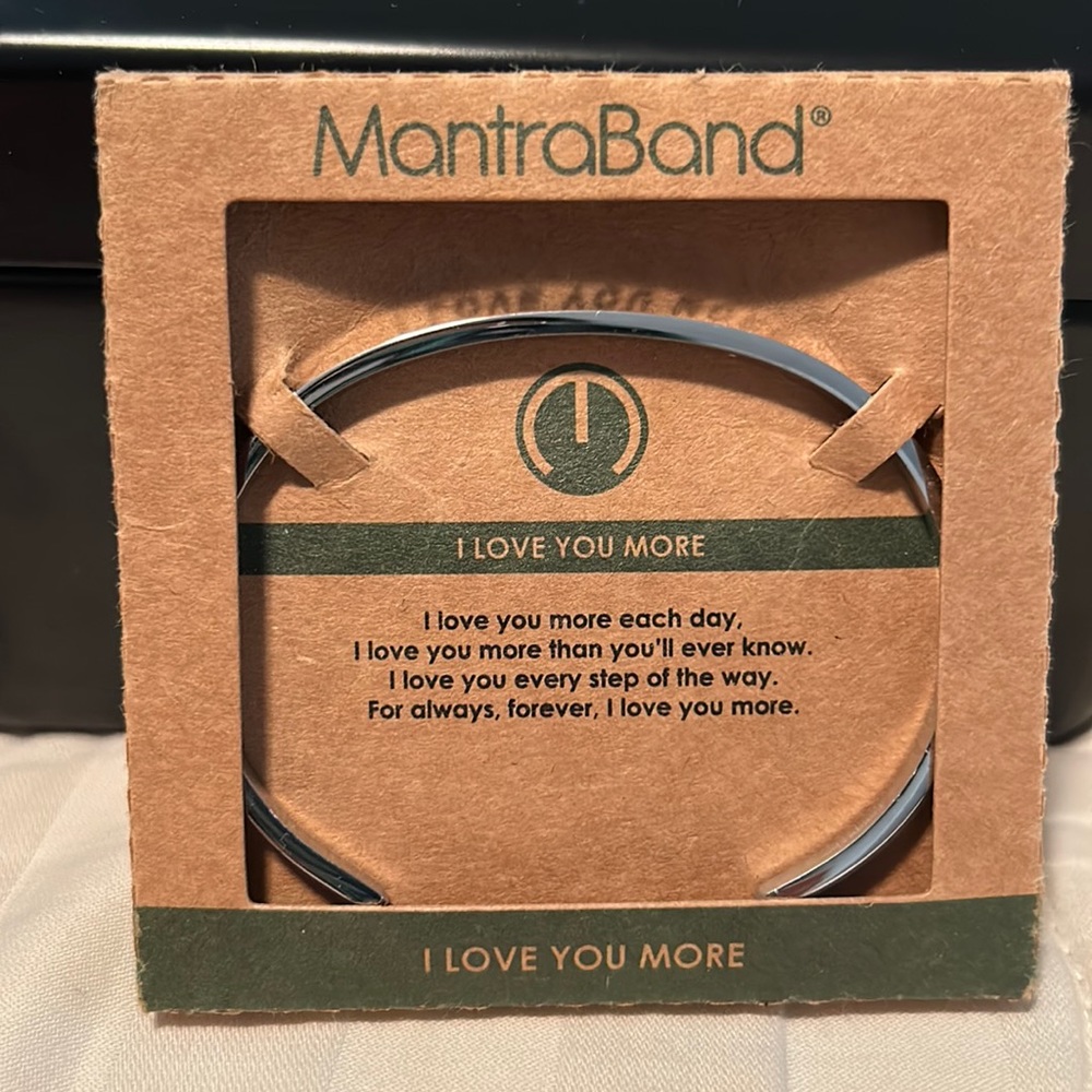 Mantra band I love you more